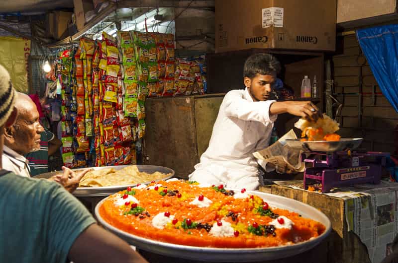 This typical Mumbai experience offers the best non-veg street food
