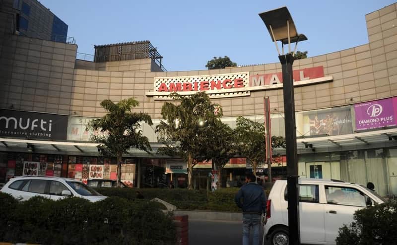 This mall offers some of the best eating options for large groups