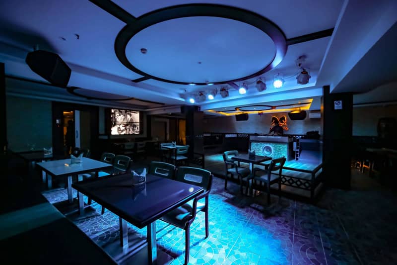 Mustang Lounge