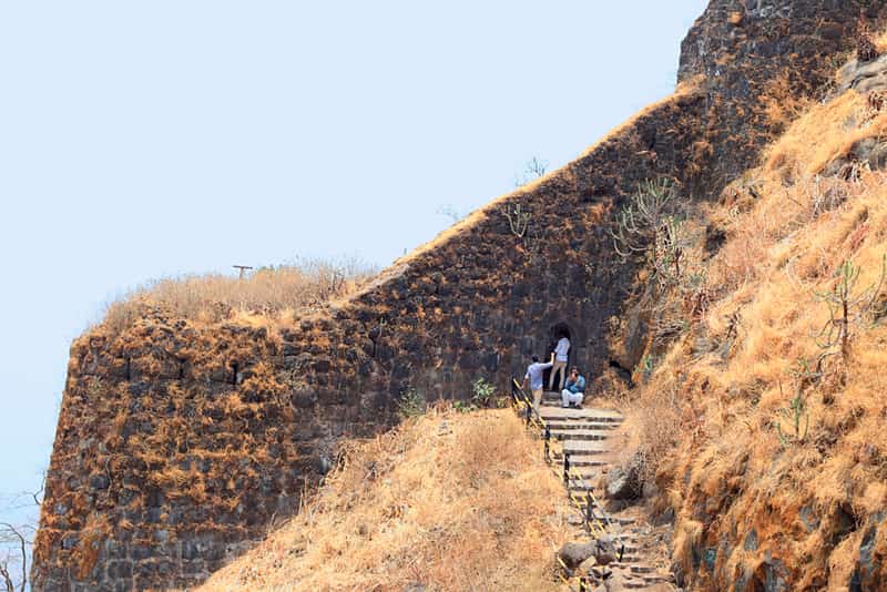 Trekkers at the entrance to the fort