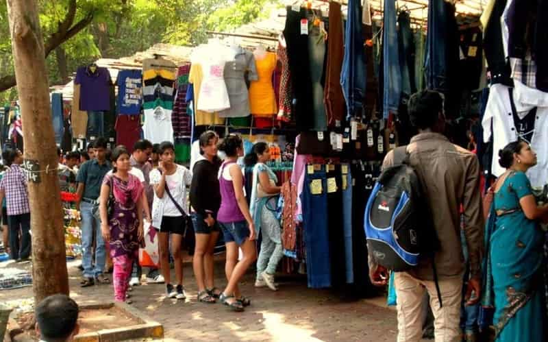 Fashion Street is a popular tourist spot for clothes shopping