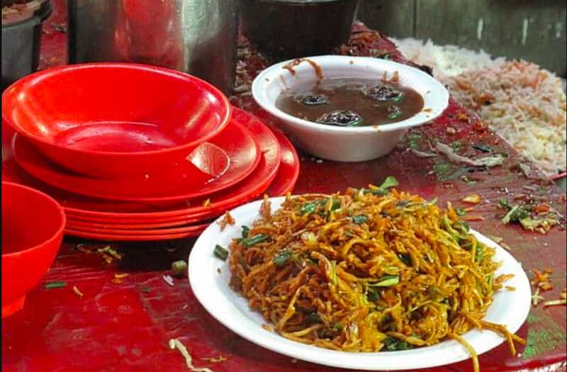 Chinese food at a cart in Mumbai