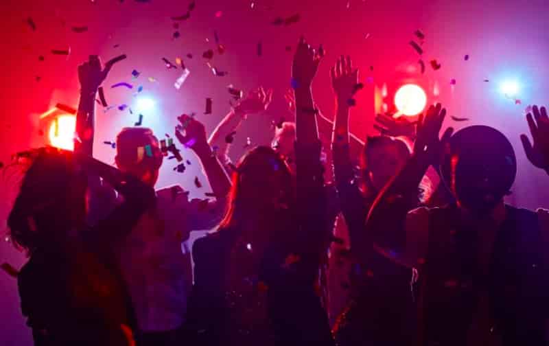 Enjoy a fun night of dancing at a nightclub in Mumbai