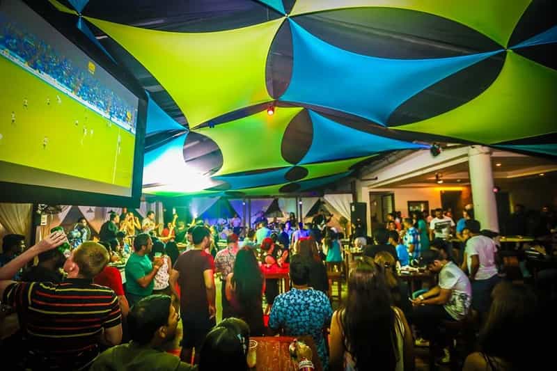 If you love dancing, head over to SinQ at Sinquerim