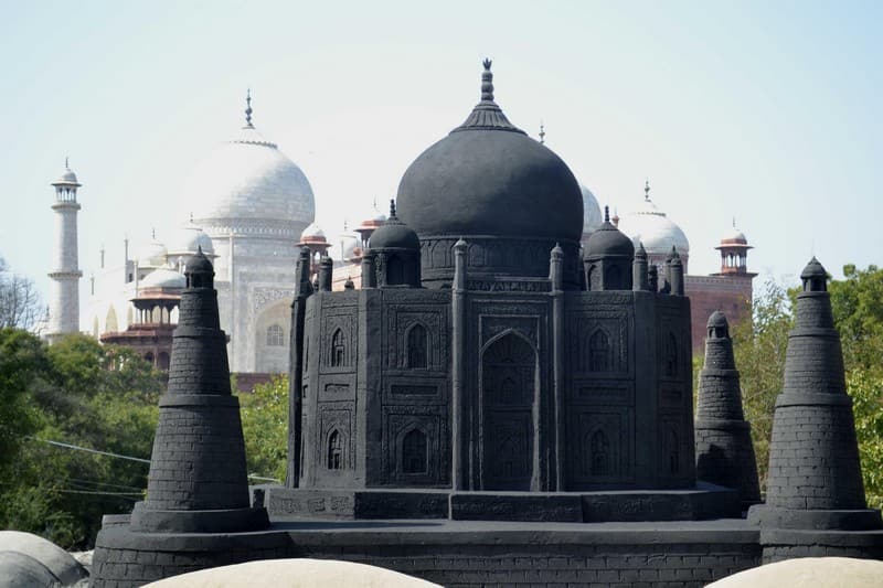 Taj Mahal Black Twin Idea