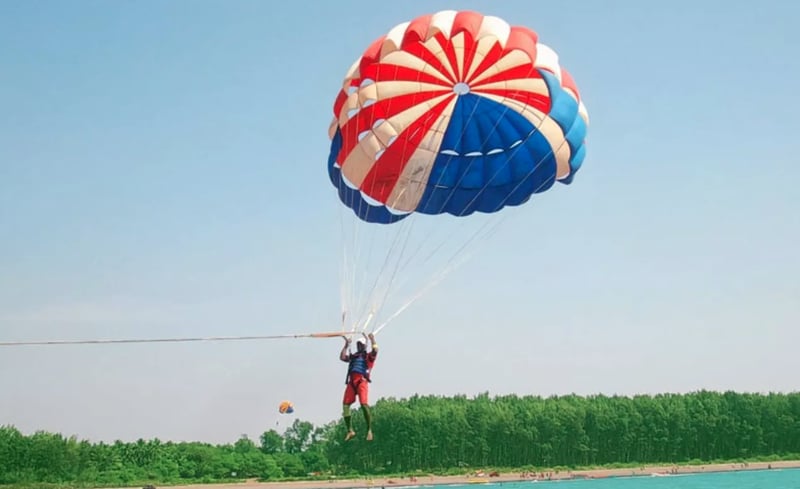 A parasailing tourist in Alibaug