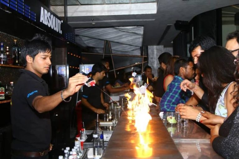 14 Happening Pubs in Chandigarh (2022) Night Clubs in Chandigarh