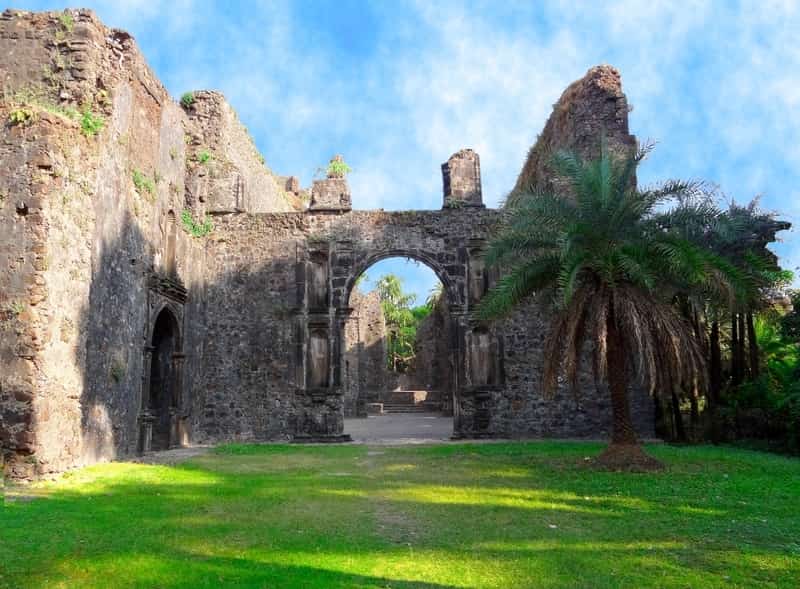 While visiting Vasai, one mustn’t forget to see the Vasai Fort