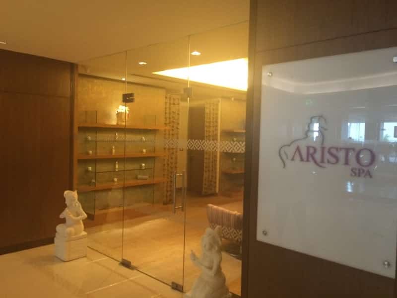 Aristo Spa offers couples massages