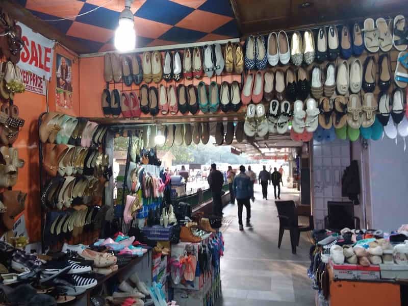 Shoe Market at Janpath (source)