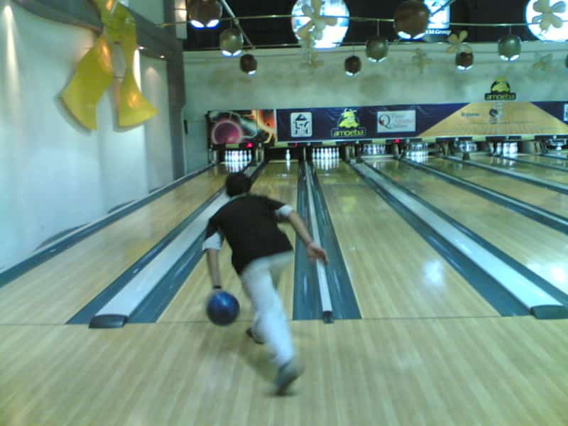 Bowling At Amoeba