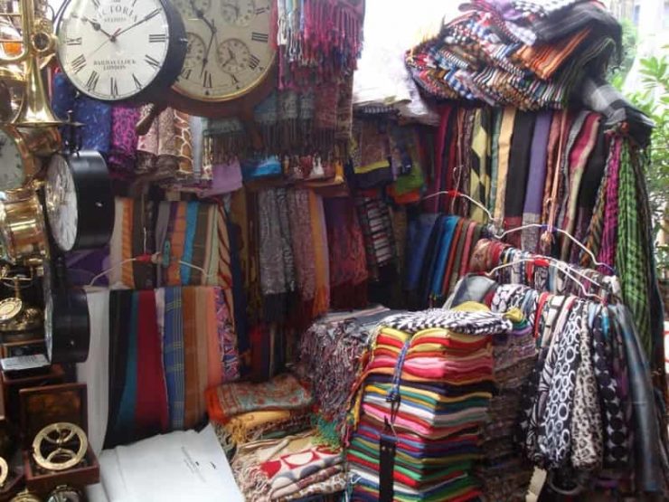 Wholesale Cloth Markets In Mumbai | Cloth Markets In Mumbai | Treebo Blogs