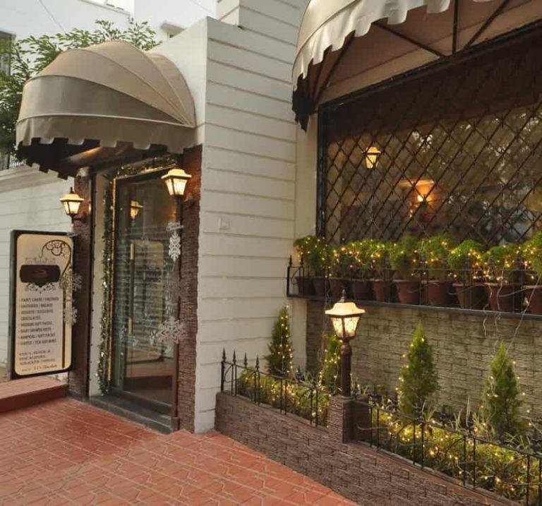 30 OutoftheBox Cafes in Kolkata, Best Cafes in Kolkata Treebo