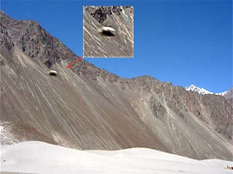 A UFO Spotted at the Kongka La Pass