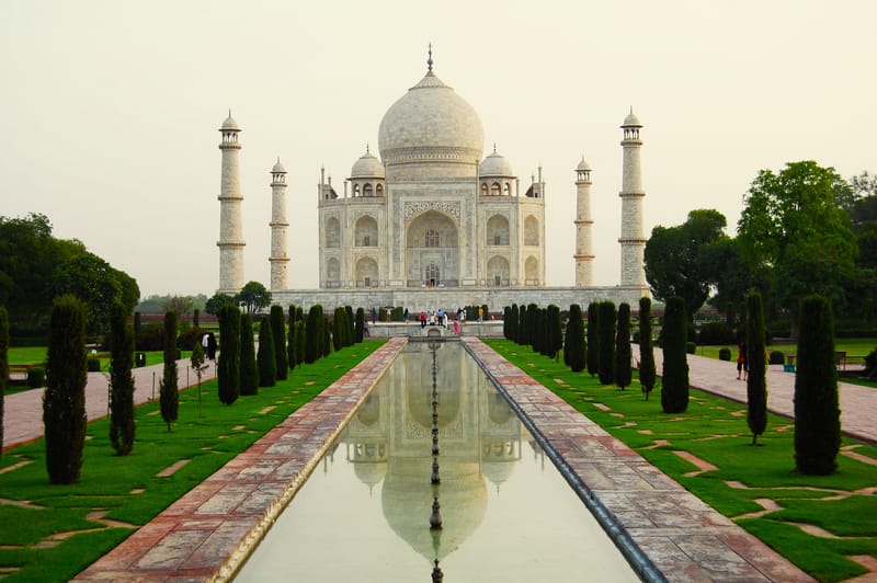 Taj Mahal famous monuments of India