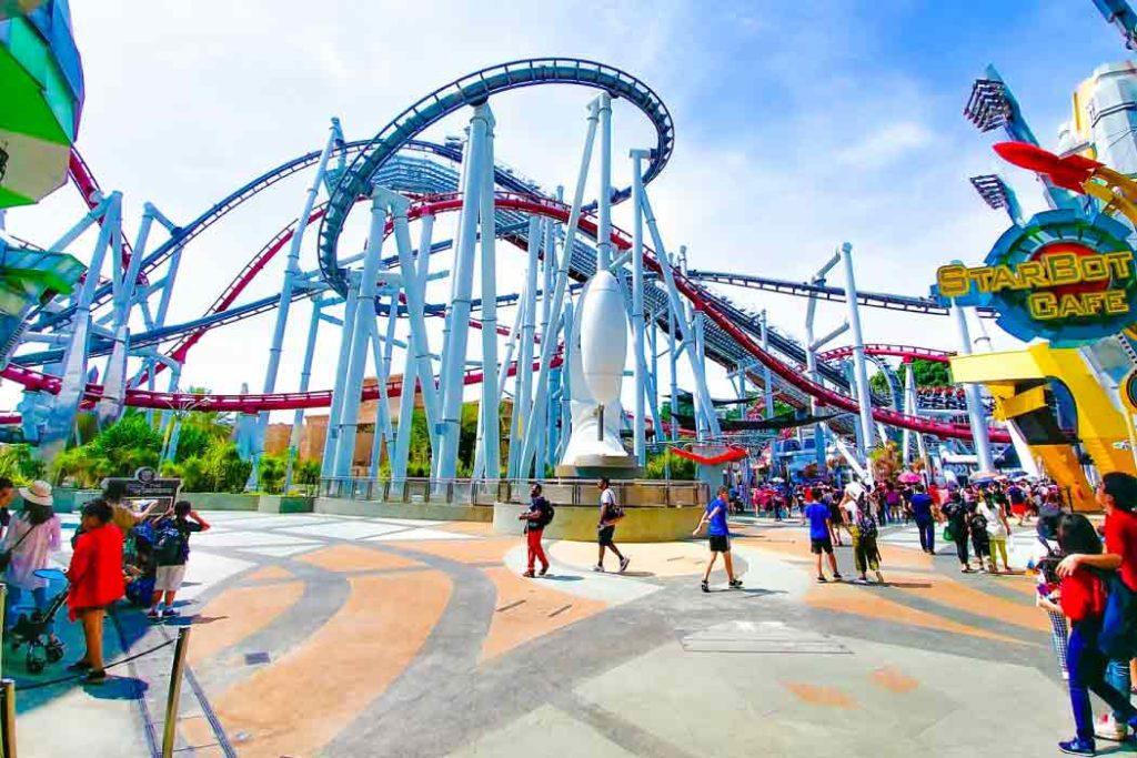 Worlds of Wonder is one of the best amusement park & also one of the best places to visit in Noida 