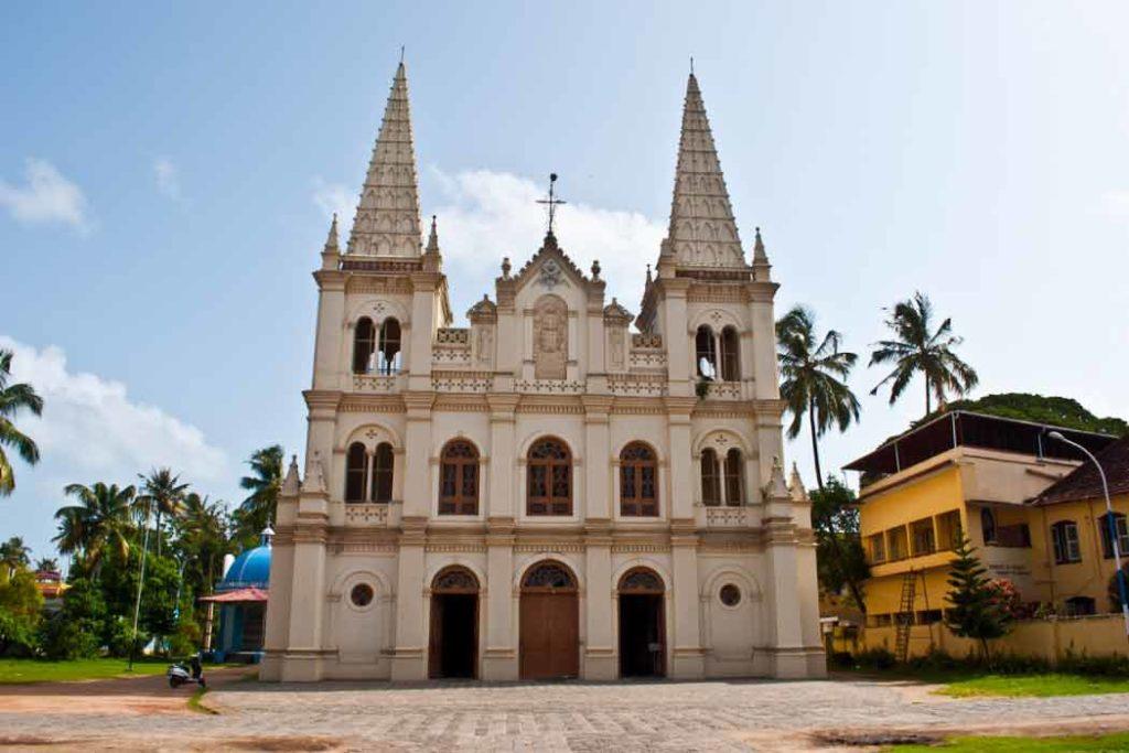 Santa Cruz Basilica is one of the best places to visit in Kochi