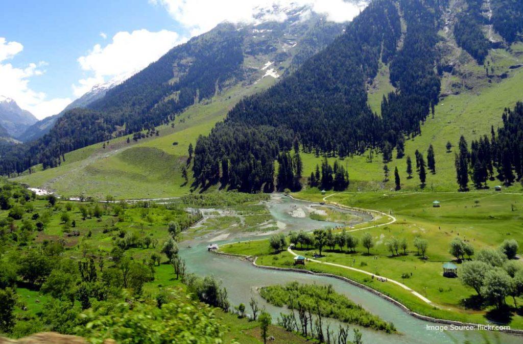 Betaab valley Places to Visit in Kashmir 