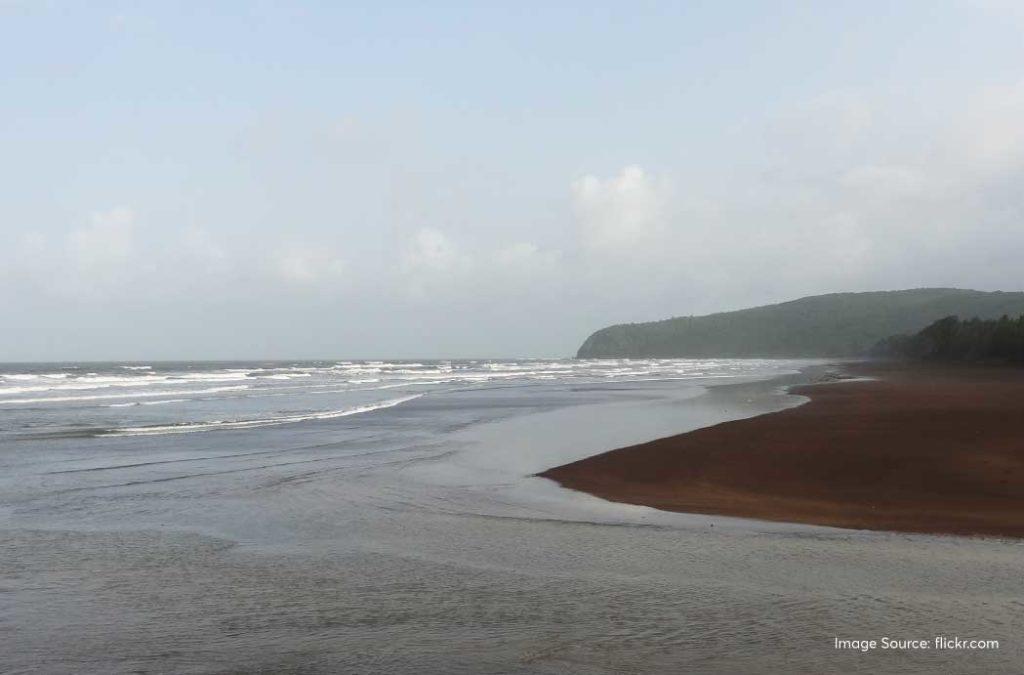 Enjoy the peaceful Harihareshwar Beach one of the beaches near Pune.
