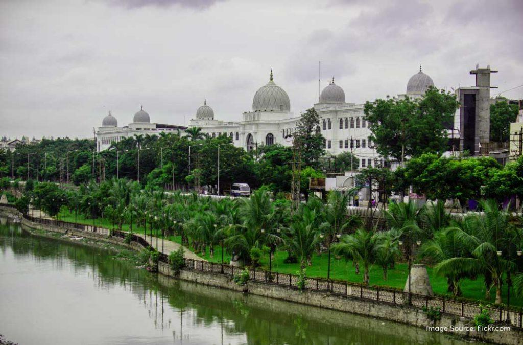 It is one of historic tourist places in Telangana to witness a fusion of royalty and international vintage collection.