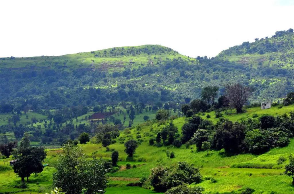 Koroli is one of the famous hill stations in Maharashtra for a serene getaway