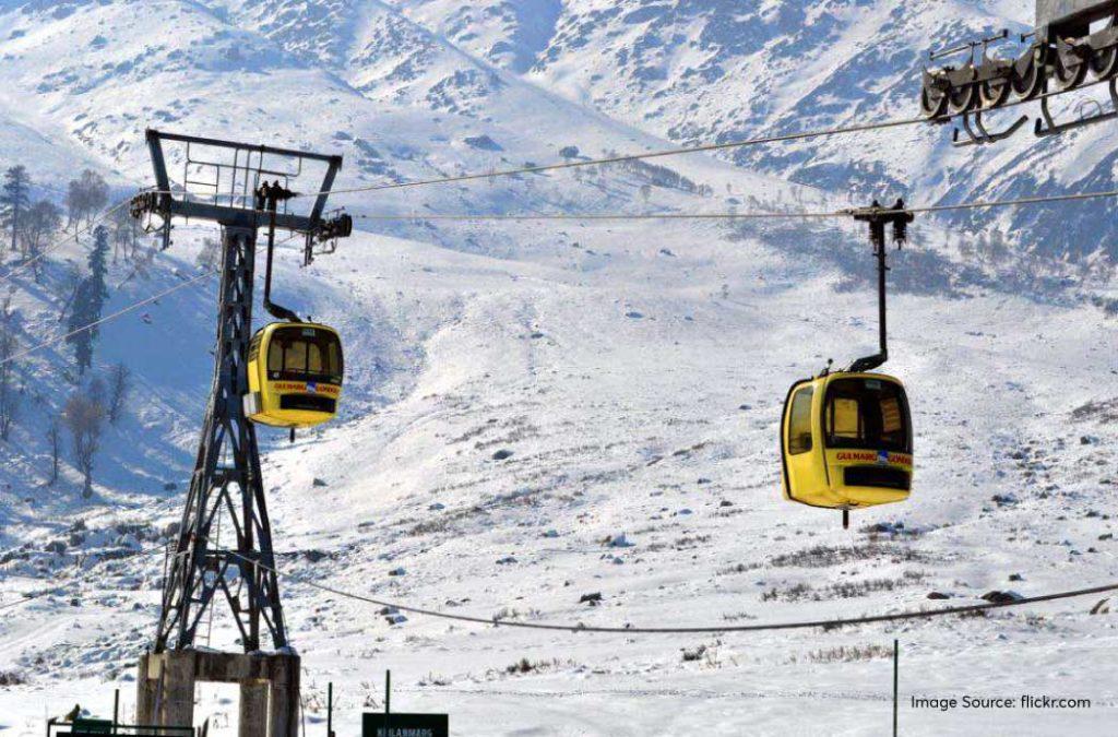 Cable ride-things to do during snowfall in Kashmir