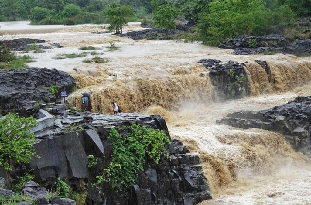 Pochera Falls is one of the best waterfalls in Telangana