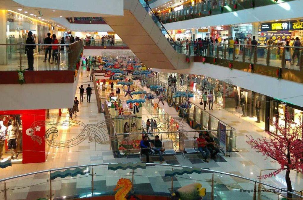Z Square mall is the best for your friends and family to explore all that Kanpur has to offer. 