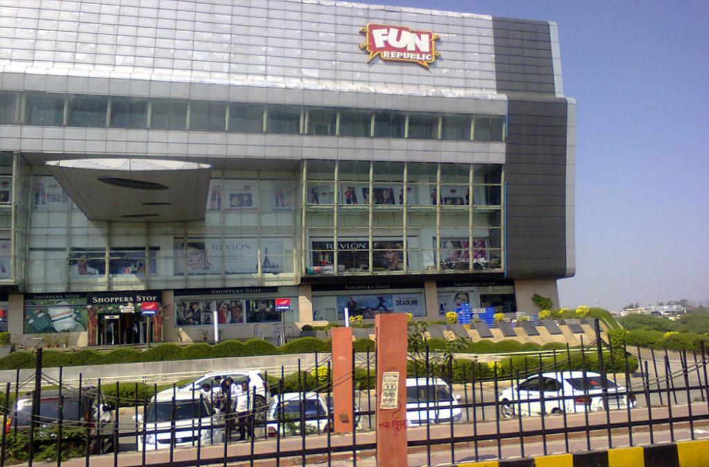Fun Republic Mall is one of the popular malls in Lucknow. 