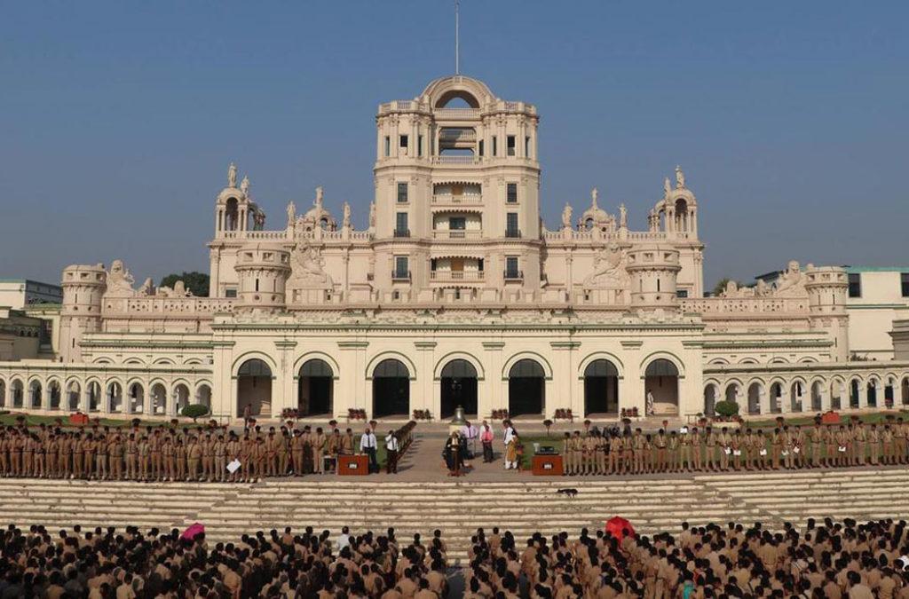 La Martiniere is one of the famous historical places in Lucknow 
