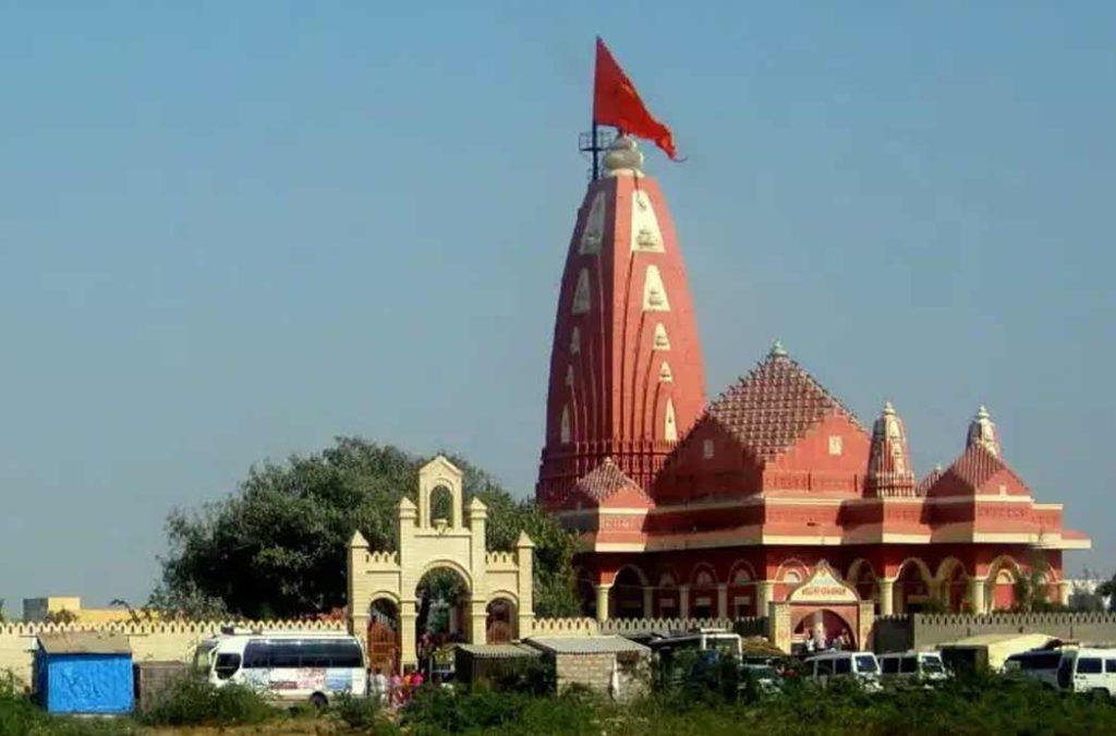 Nageshwar Jyotirlinga Temple is one of the most famous Shiva Temple in Gujarat.