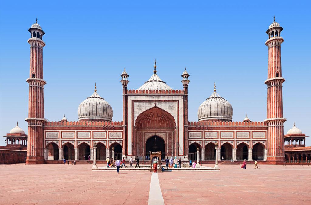 Jama Masjid is one of the famous historical places in Lucknow 