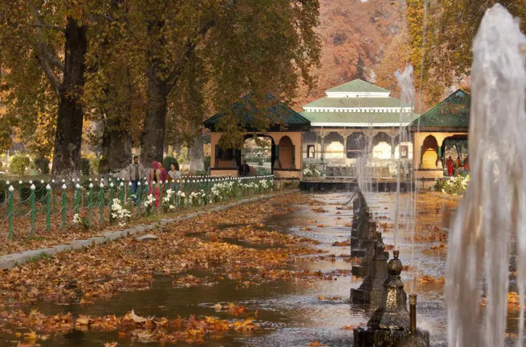 Mughal era garden, Shalimar Bagh, an unmissable place to add to your Kashmir itinerary