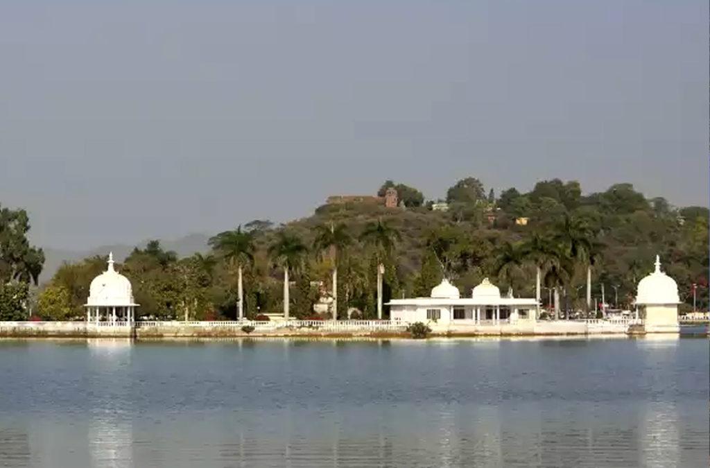 Fateh Sagar Lake is a must-include in your Udaipur itinerary