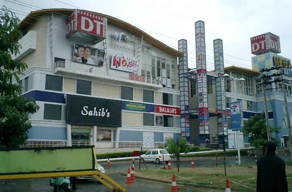 DT Mega Mall has some amazing shopping outlets and spas for visitors to relax.