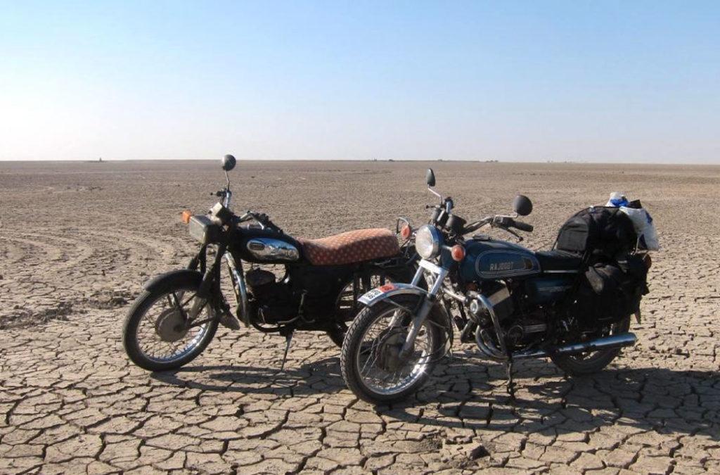 The heat of the sun is too intimidating, and the roads are not always smooth and glide. And that’s exactly why you should set out to cover the distance between the Capital city of Gujarat to the Rann of Kutch.