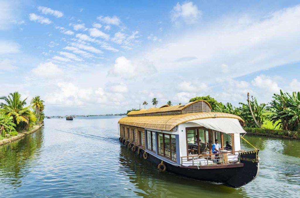 Alleppey is one of the best places to visit on Mother's Day 2023