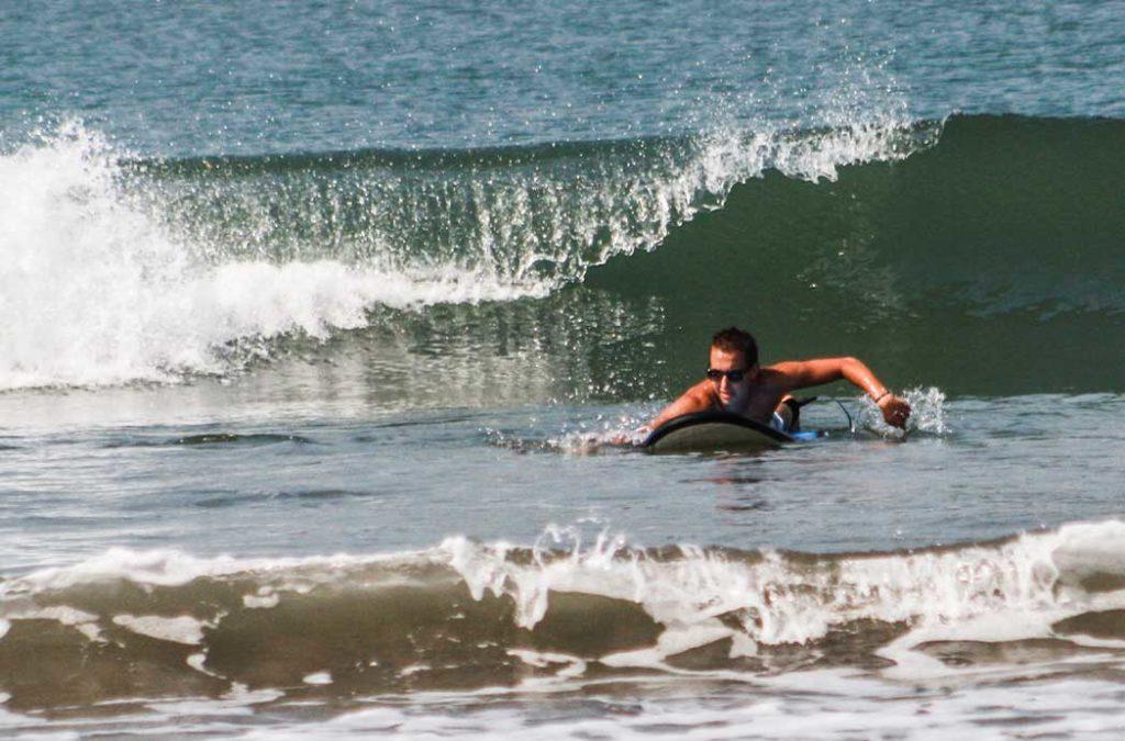 Surfing in India in Goa