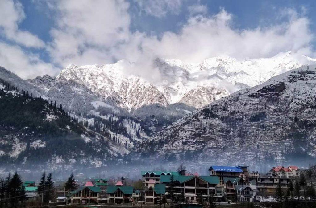 Manali is among the best places to visit in Kullu with pleasant scenery and welcoming people. 