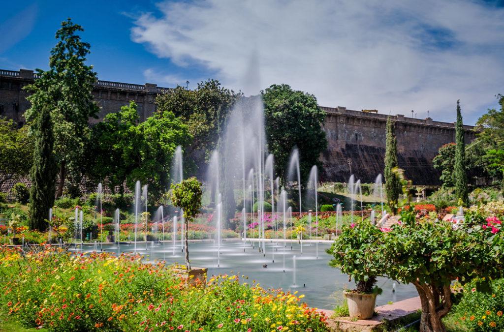 June to September is the best time to visit Mysore if you want to experience the beauty of Brindavan Gardens. 