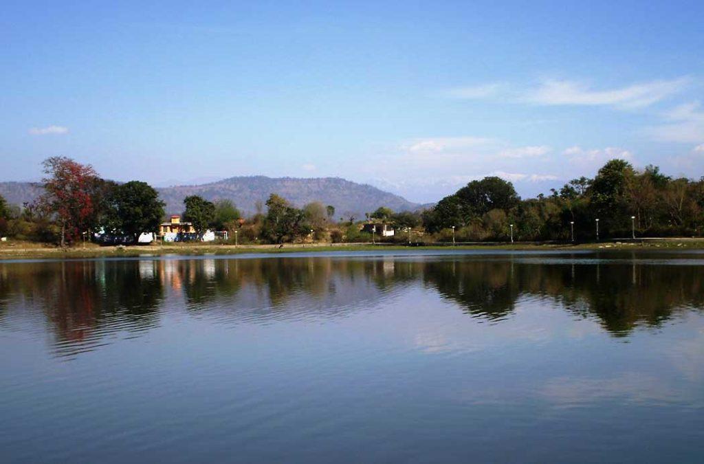 Meet the twin of Mansar Lake! The Surinsar Lake is the best place to see in Jammu if you are interested in mythological tales.