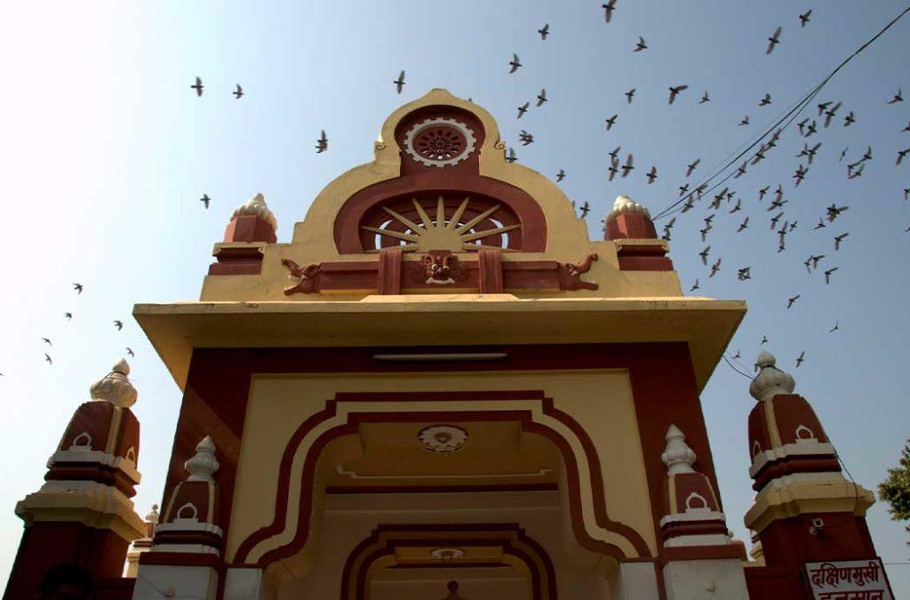 Gita Mandir is also popular as Birla Mandir in the twin cities of Mathura and Vrindavan. 