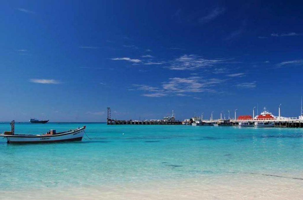 Kavaratti is the capital of Lakshadweep, so you can expect a lot of tourist crowd here during the vacation season. 