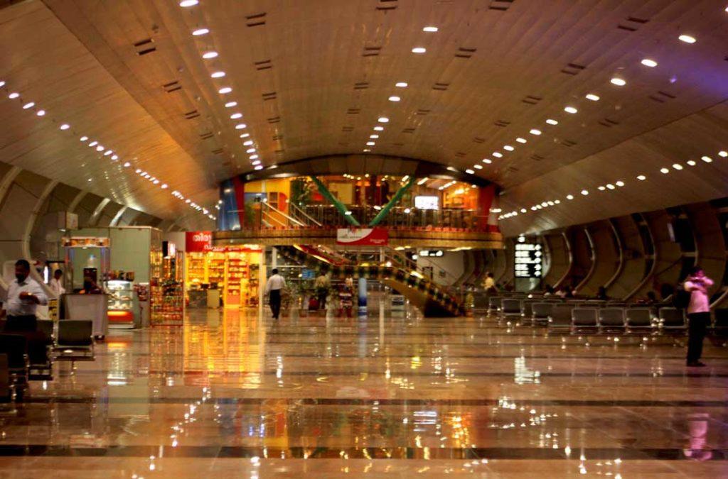 Trivandrum International Airport is the nearest airport to Munroe Island in Kerala
