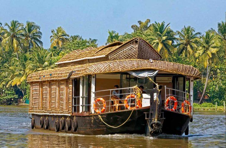 Sailing with Serenity: Top 10 Houseboat Destinations in India - Treebo Blog