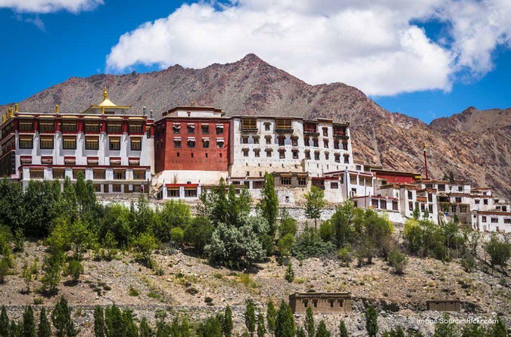 Locally, you will also hear the people of Ladakh referring to this monastery as ‘Gangon Tashi Chodzong’ because of the blue mountain that stands mighty tall behind it. 