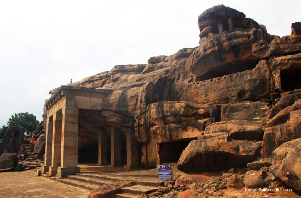 One of the best things to do in Bhubaneswar for nature lovers is to visit the Udayagiri-Kandagiri caves. 