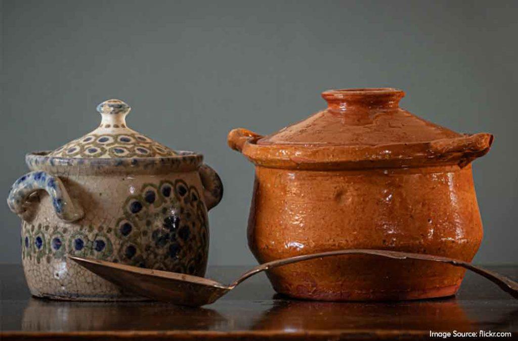 Terracotta are one of the most special Indian handicrafts that are made out of clay or thick mud. 