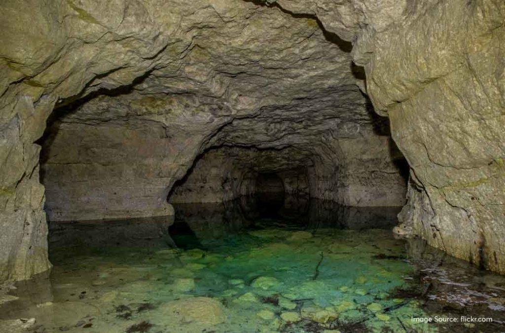 Krem Lymput is one of the most captivating caves of Meghalaya and is located about 6 km away from the Nonjri village.