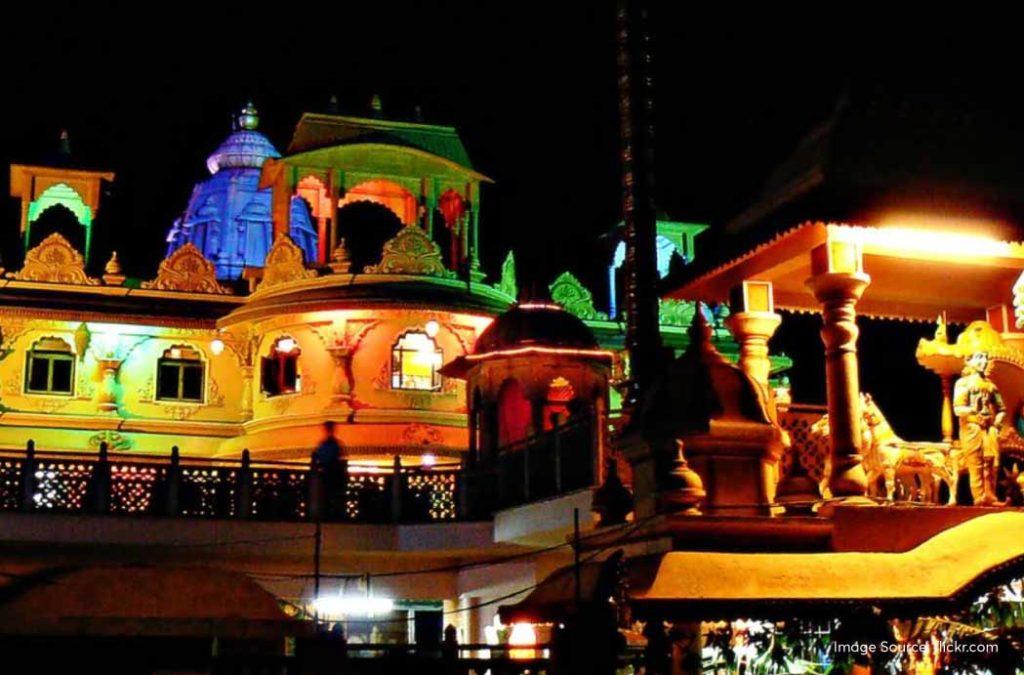 The Sri Sri Radha Gopinath Dasavatar Mandir is also popular as the ISKCON Mandir or Rajahmundry. 
